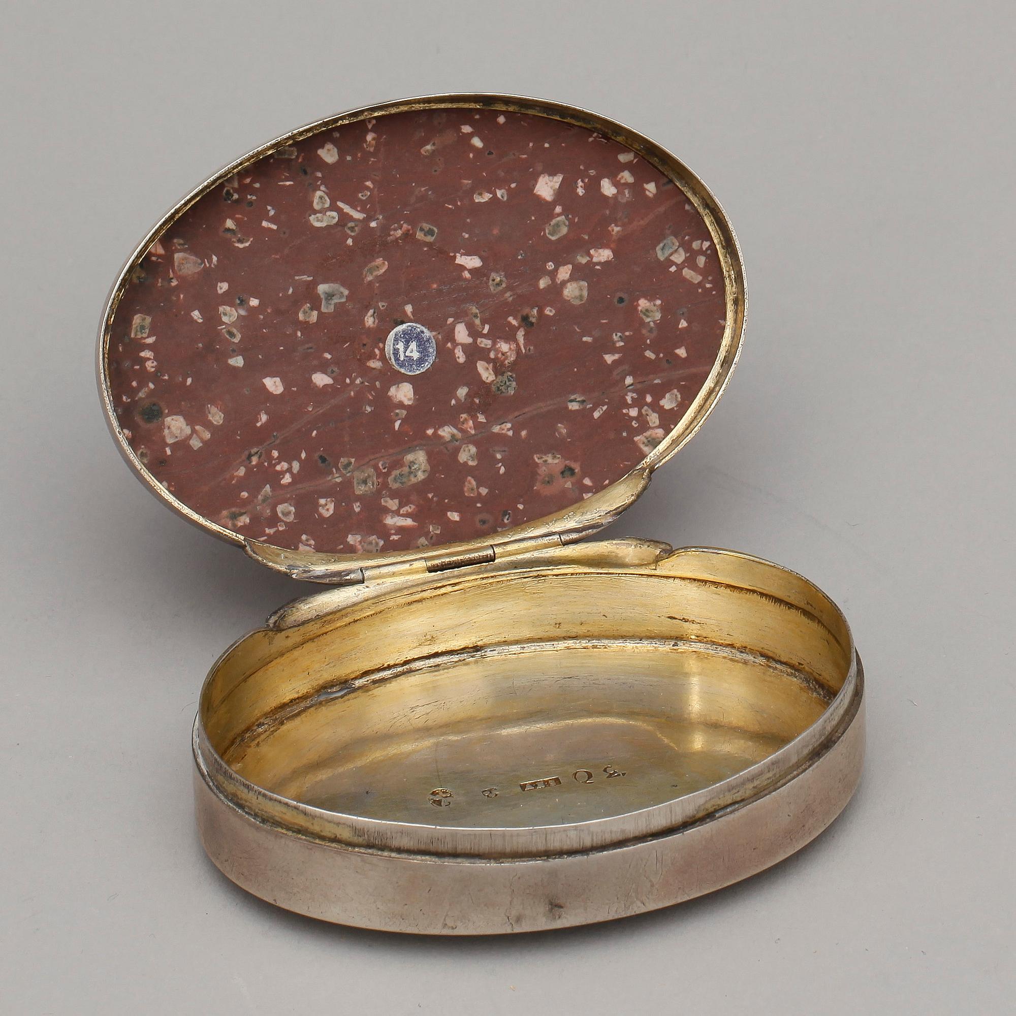 SNUSDOSA, silver samt porfyr, Anders Hjulström, Köping 1822.