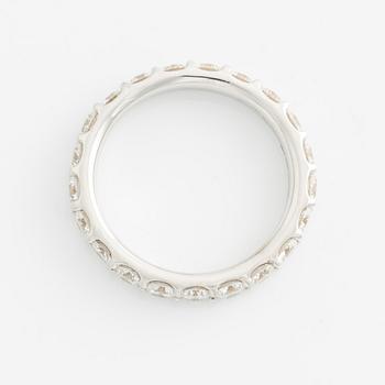 Ring helallians 18K guld med runda briljantslipade diamanter.