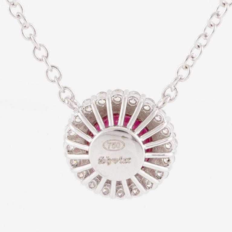 18K white gold necklace with ruby and brilliant-cut diamonds.