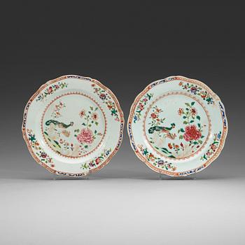 286. A pair of famille rose 'double peacook' dinner plates. Qing dynasty, Qianlong (1736-95).