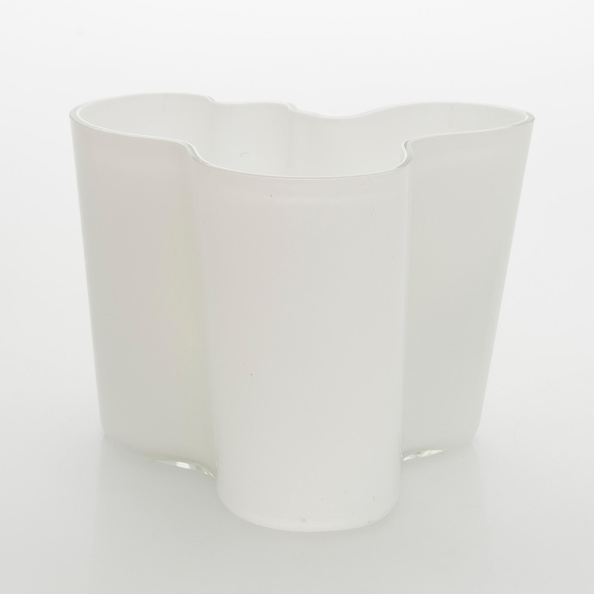 Alvar Aalto, maljakko "3030", Iittala, signeerattu Alvar Aalto - 3030, 1950-luku.