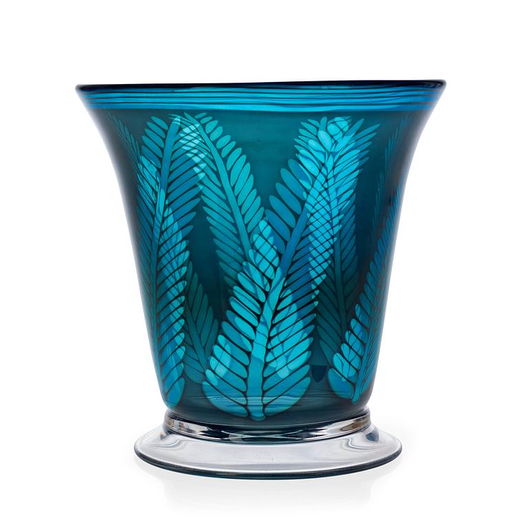 A Gunnar Cyrén graal glass vase, Orrefors 1989.