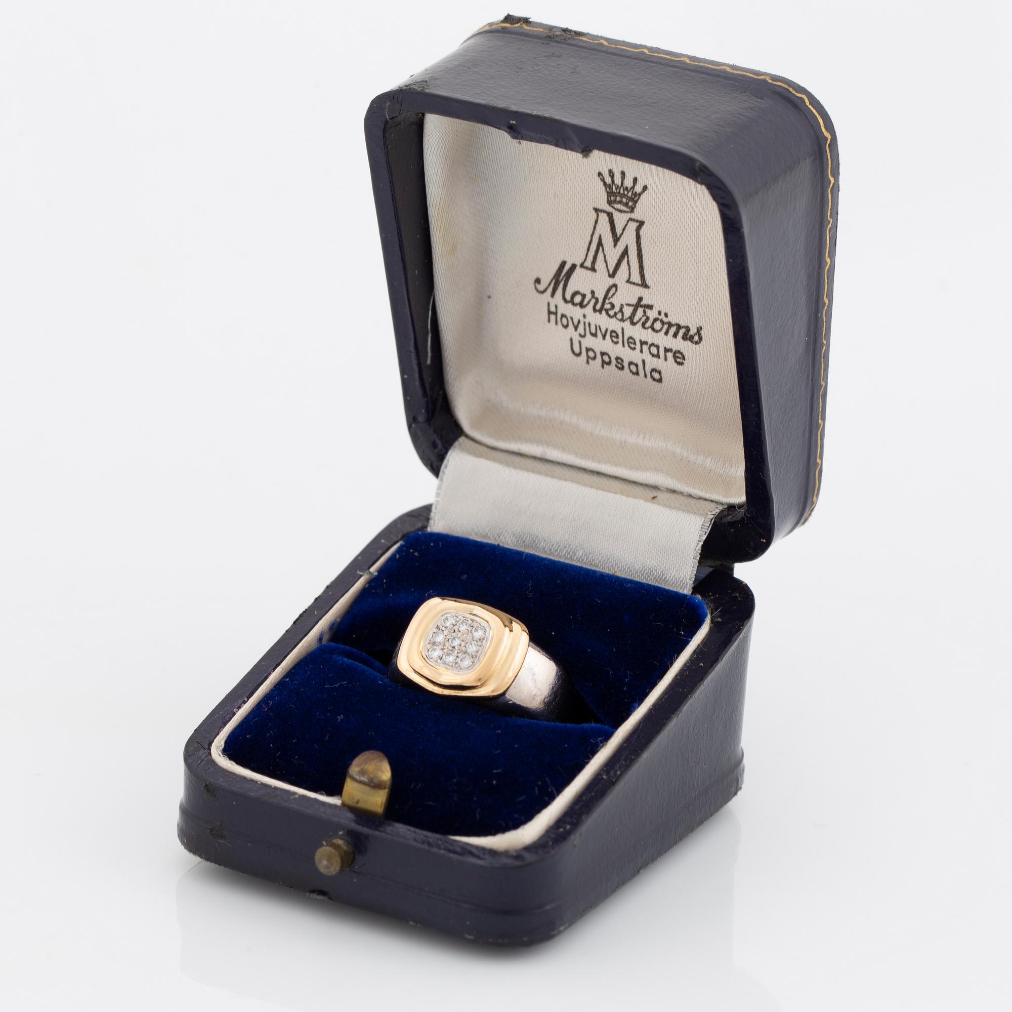 Ring 18K guld och vitguld med runda briljantslipade diamanter.