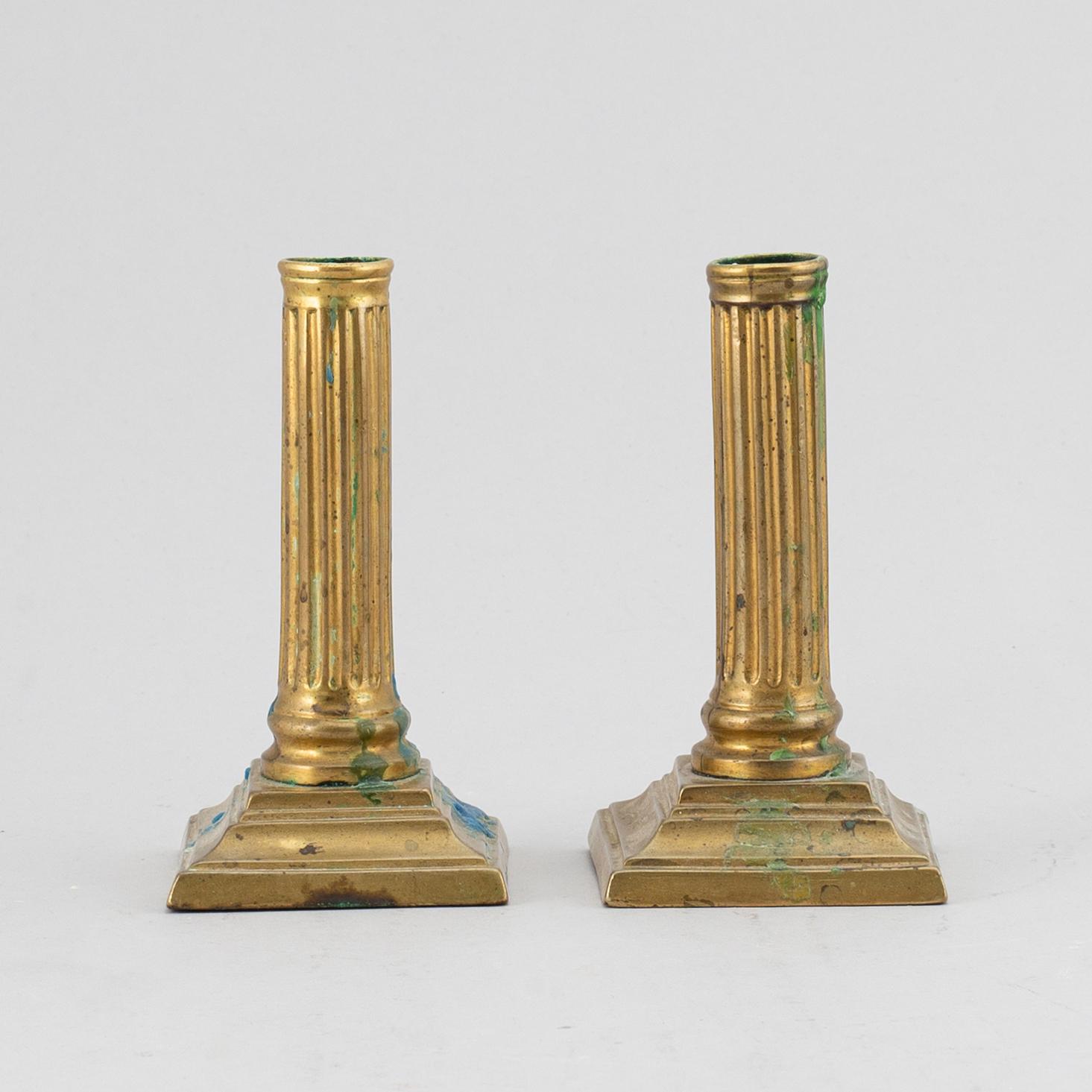 LJUSSTAKAR, ett par, brons, gustavianska, sent 1700-tal.