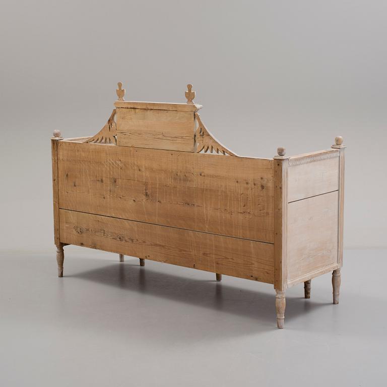A Swedish Gustavian sofa / bed from around year 1800.