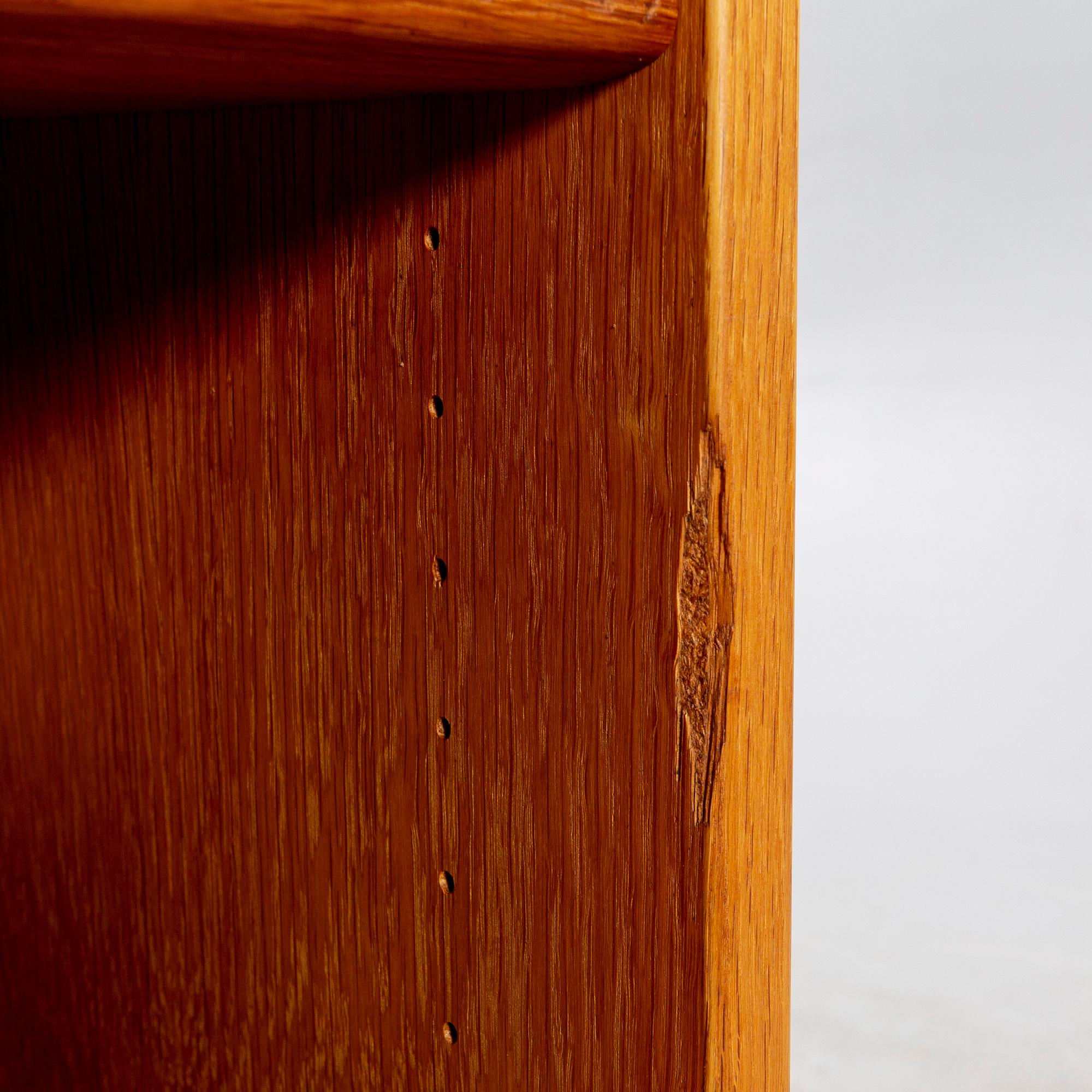 Hans J Wegner, A 1960s RY-möbler oak book case.