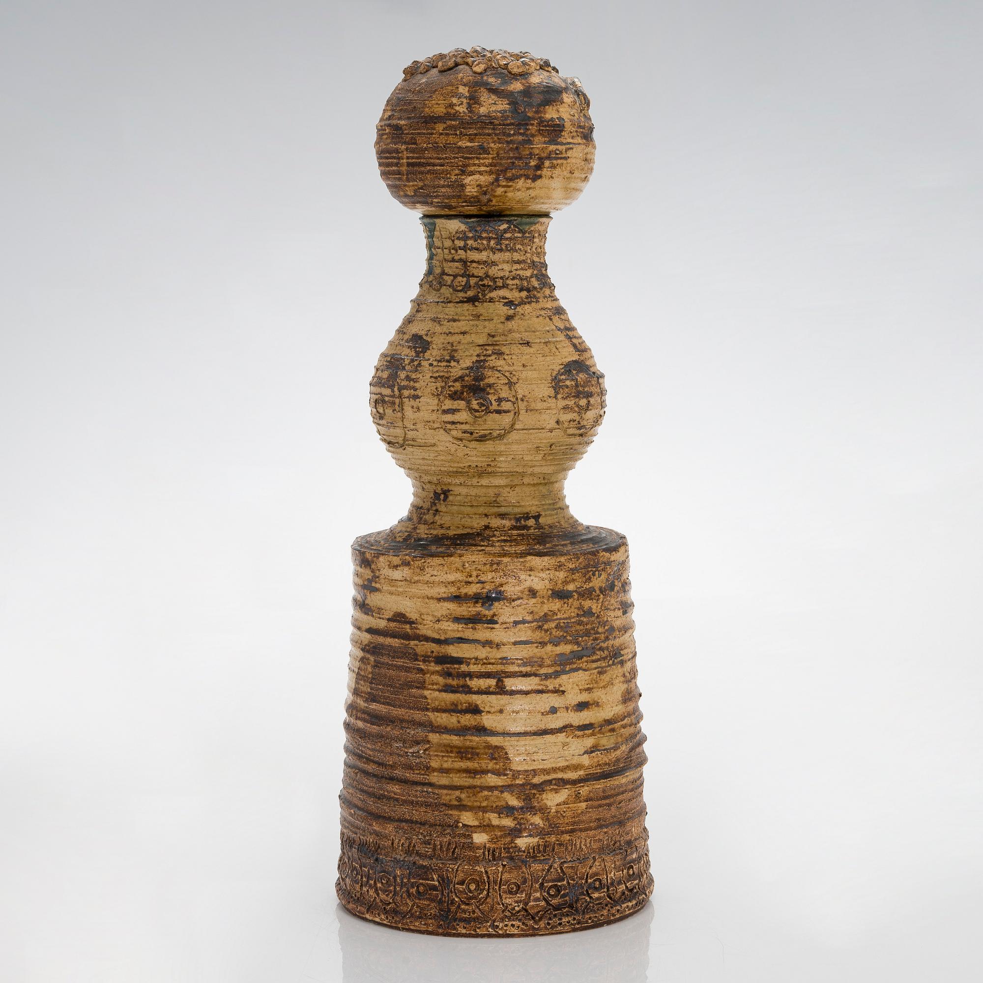 Eija Karivirta, skulptur/vas, stengods, signerad Eija Karivirta Finland.
