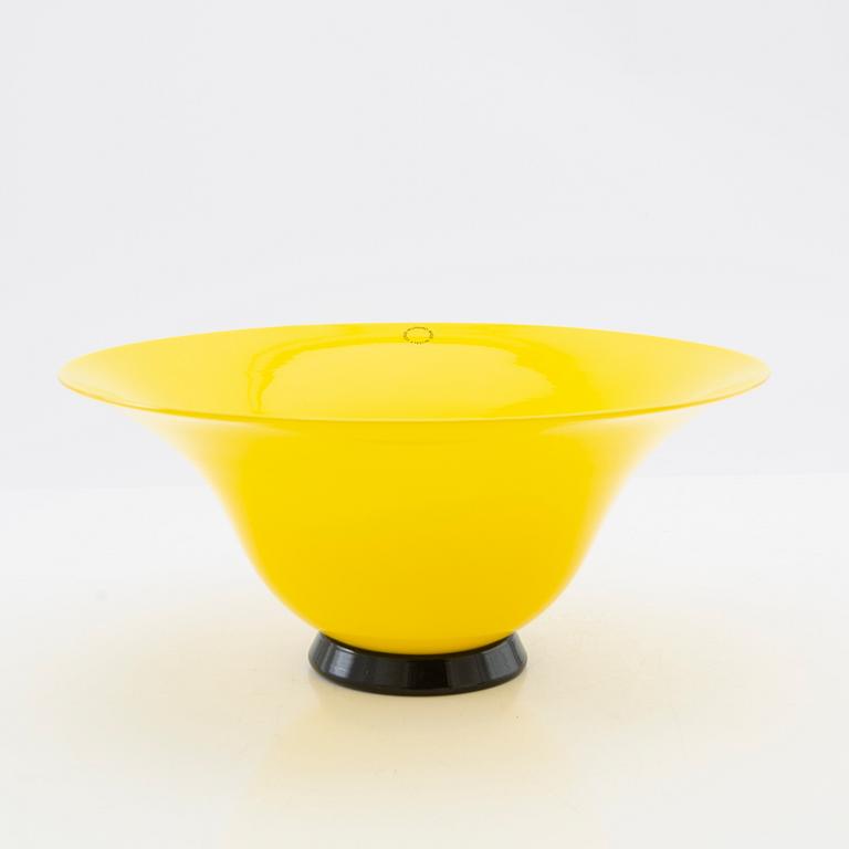 Bowl from the "Anni Trenta" series by Venini, signed and dated 95.
