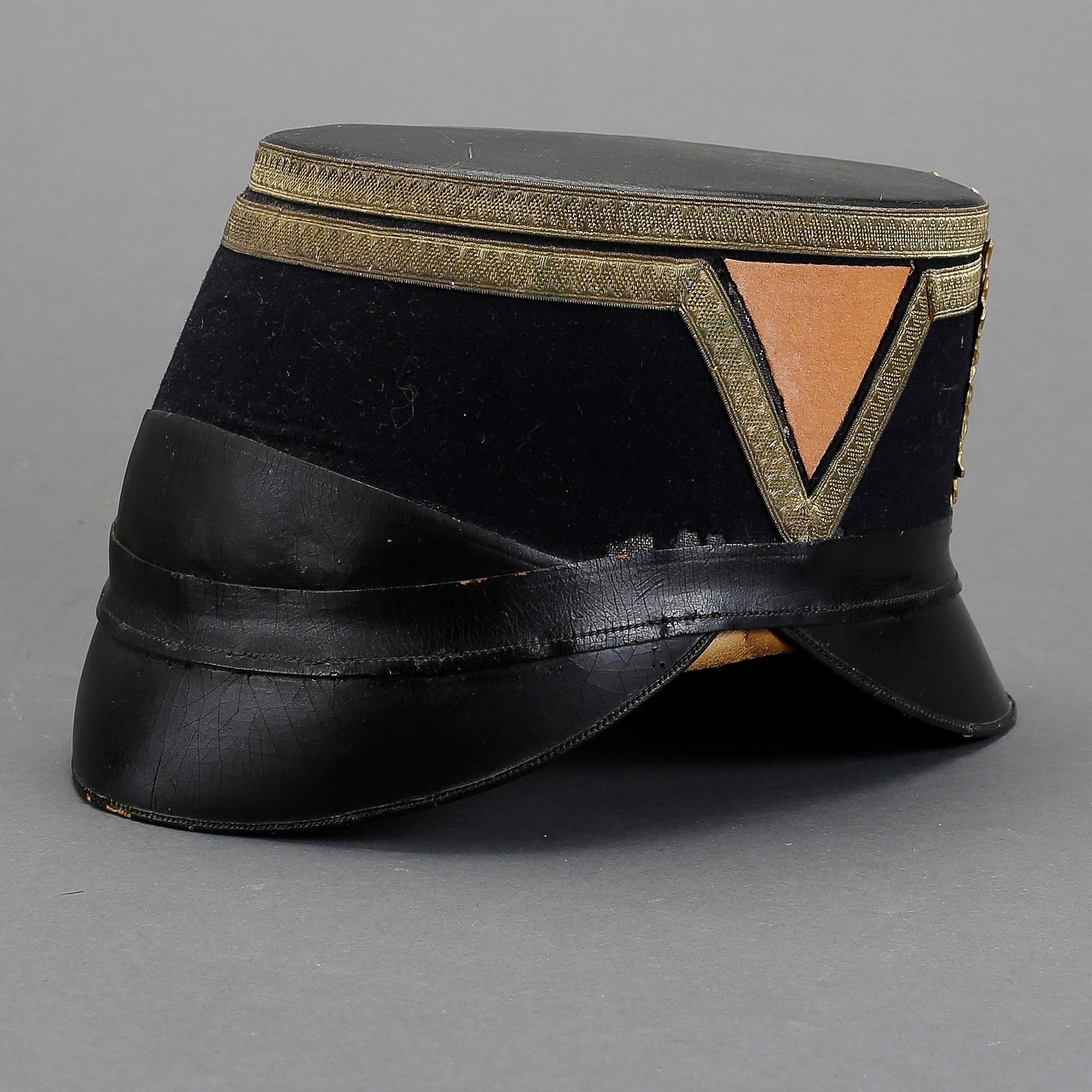 KÄPPI, svensk, m/1880 för artilleriofficer.