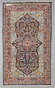 MATTA, Kirman, figural, old. Ca 250 x 147 cm.