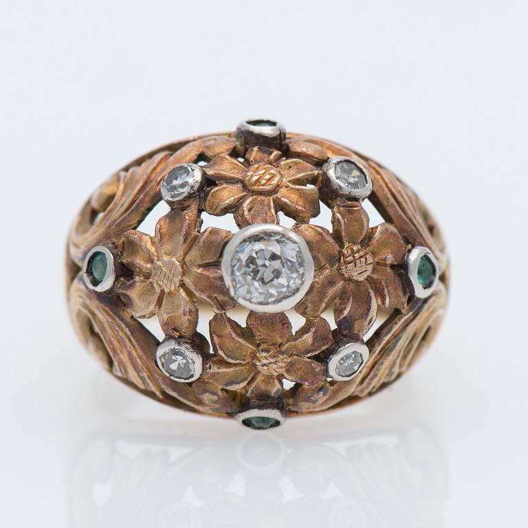 RING, gammalslipade diamanter, smaragder, 18K guld.