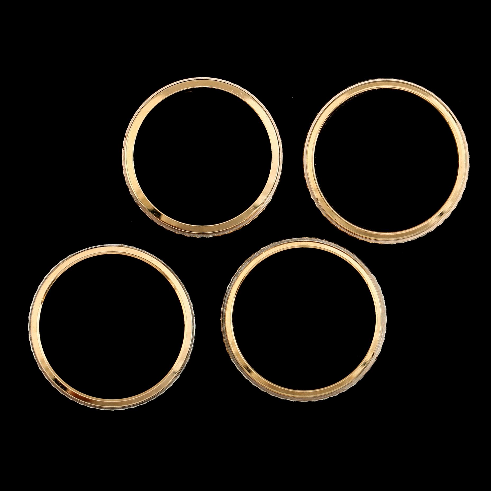 RINGAR, 4 st, 18 k guld, 1900-talets andra hälft. Vikt ca 19 gram.