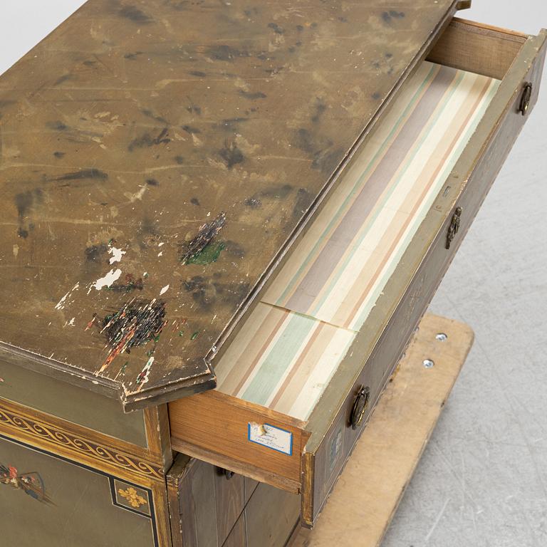 A Gustavian style chest of drawers, 20th Century.