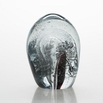 Sini Majuri, glasskulptur, "Cell", version 1, signerad Sini Majuri Suomenlinna 2021.