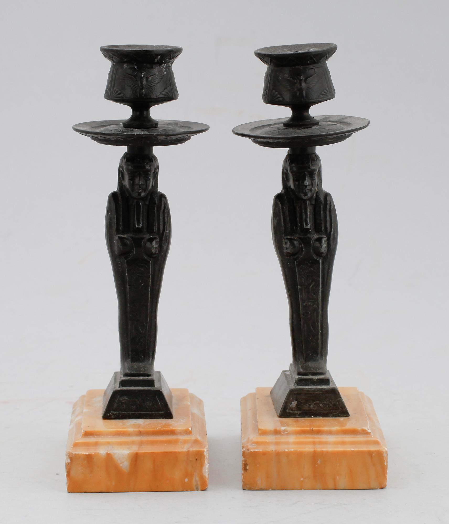 LJUSSTAKAR, 1 par, marmor och metall, 1800-tal.