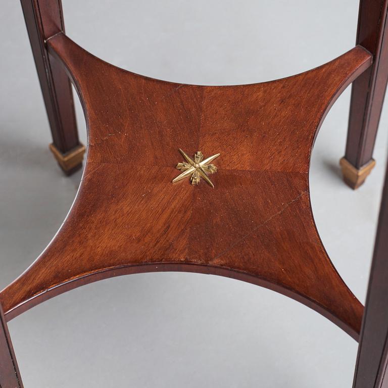 BORD, sengustavianskt, 1700-talets slut.