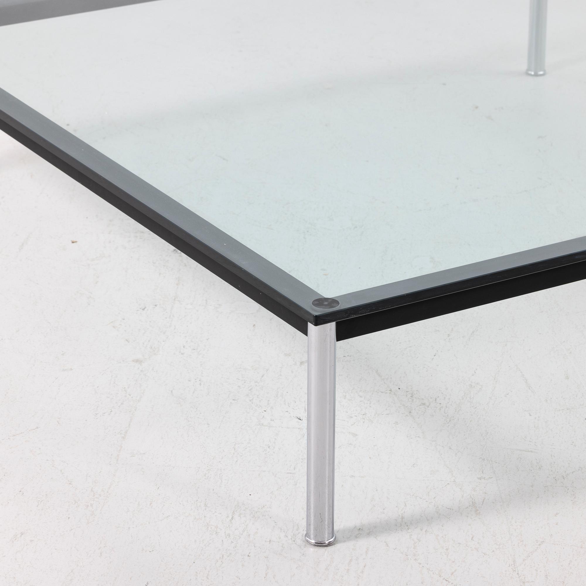 Le Corbusier (Charles-Édouard Jeanneret), Coffee table, "LC10-P", Cassina, modern production.