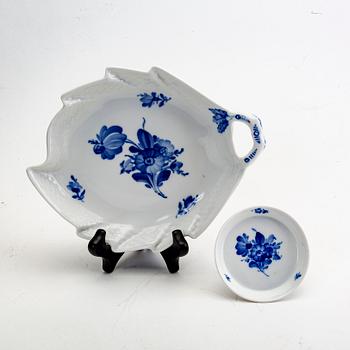 A 63 pcs Blå Blomst service from Royal Copenhagen later part of the 20th century.