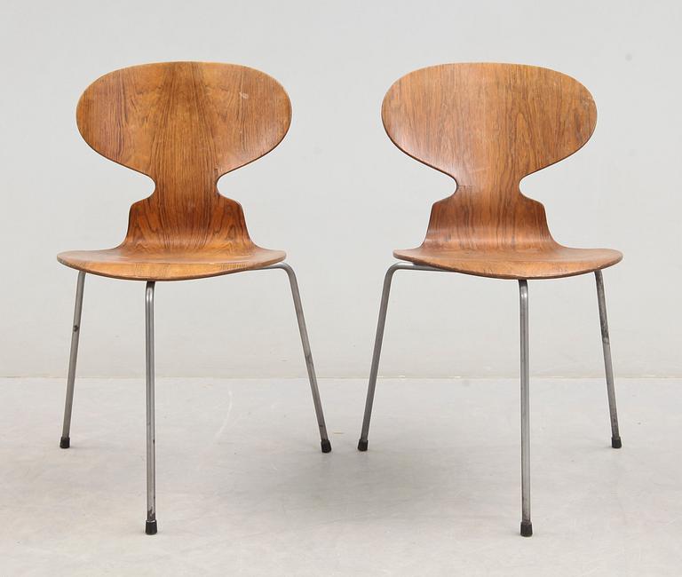 STOLAR, 2 st, "Myran", Arne Jacobsen för Fritz Hansen.