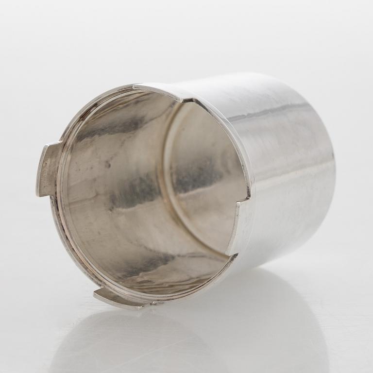Bertel Gardberg, a stone-lidded silver jar, Kultateollisuus, Turku 1966.