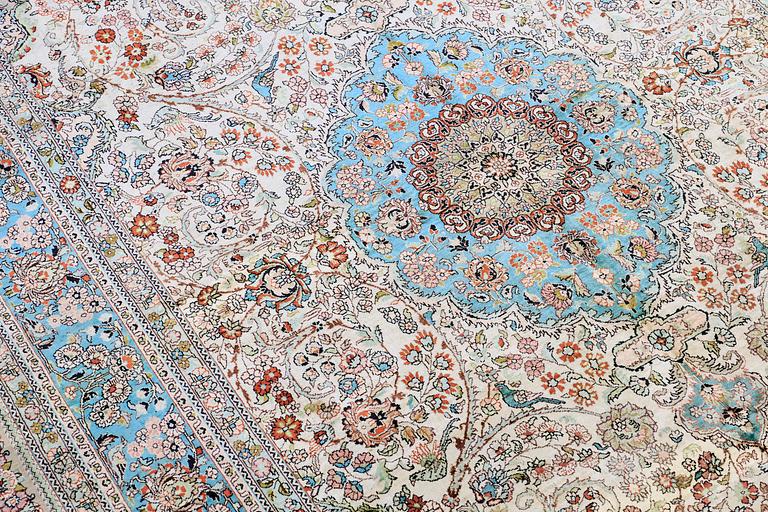 A RUG, orientalisk silke, ca 245 150 cm.