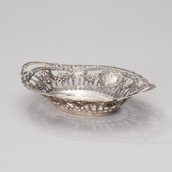 A Finnish silver bowl, mark of Koivula, Joensuu 1962.