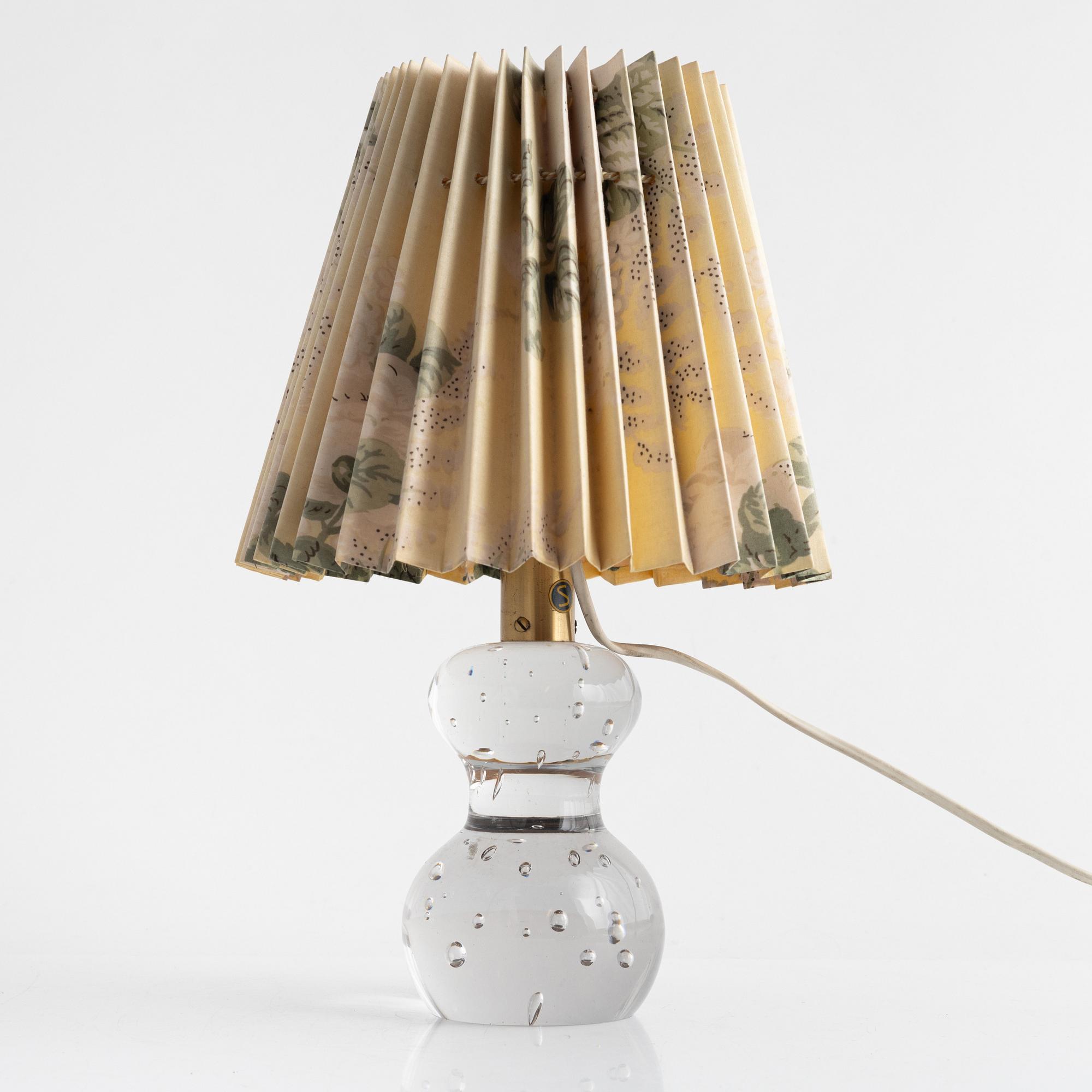 Josef Frank, bordslampa, modell 1819/3, Firma Svenskt Tenn.