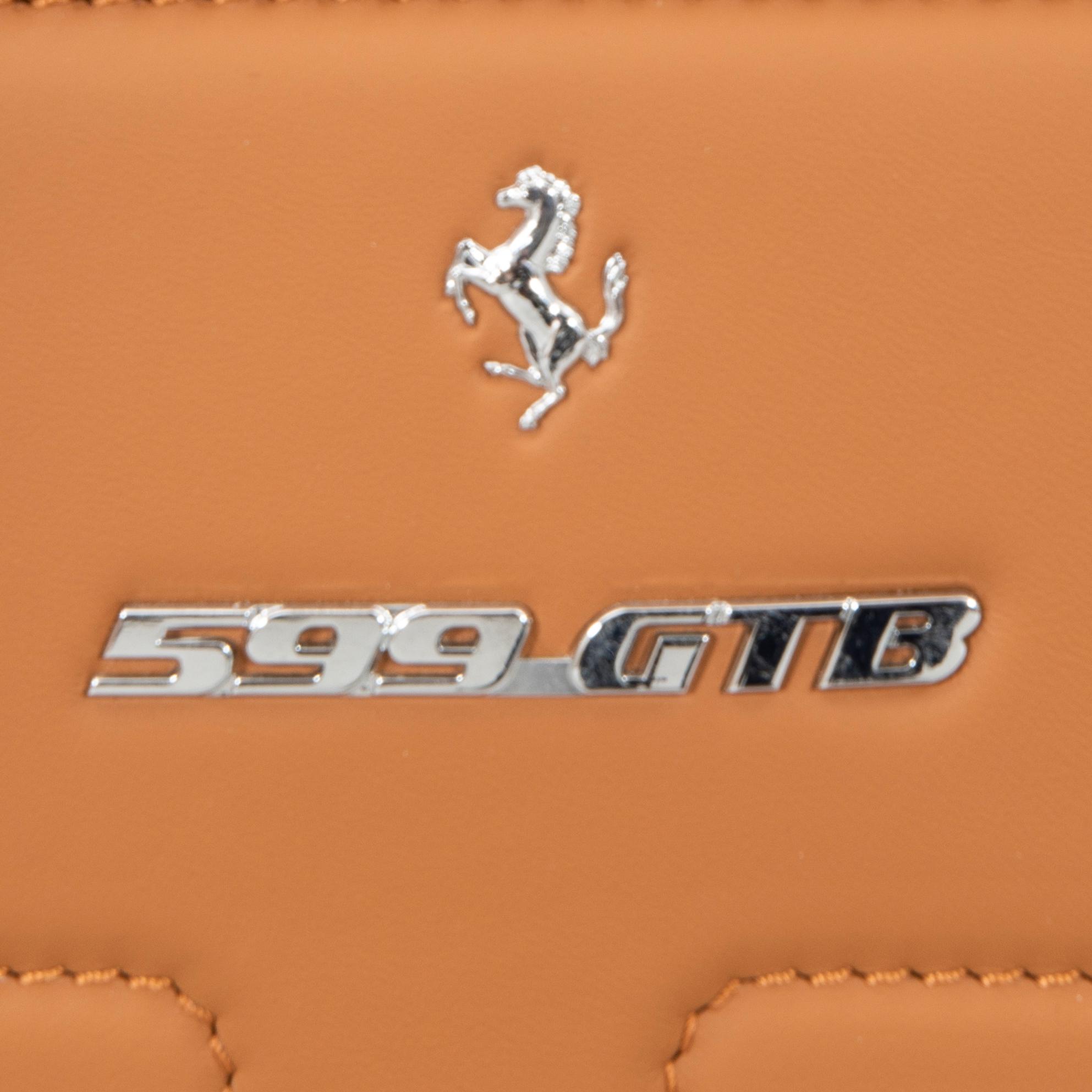 Ferrari väskor ett par för Ferrari 599 GTB av Schedoni 2008.