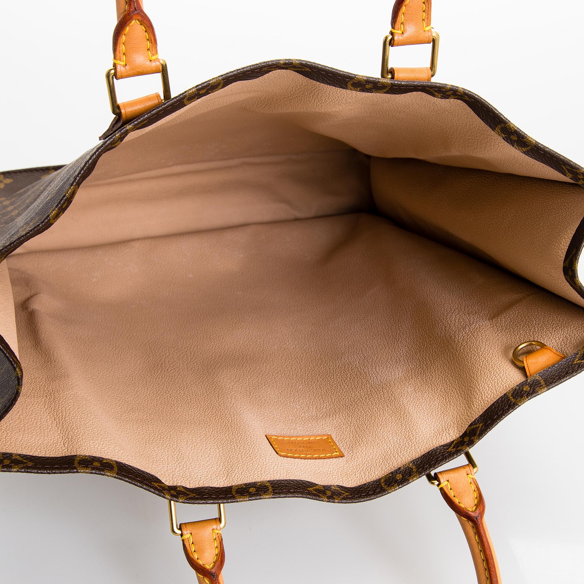 Louis Vuitton, Monogram Canvas 'Sac Plat Tote' Bag.