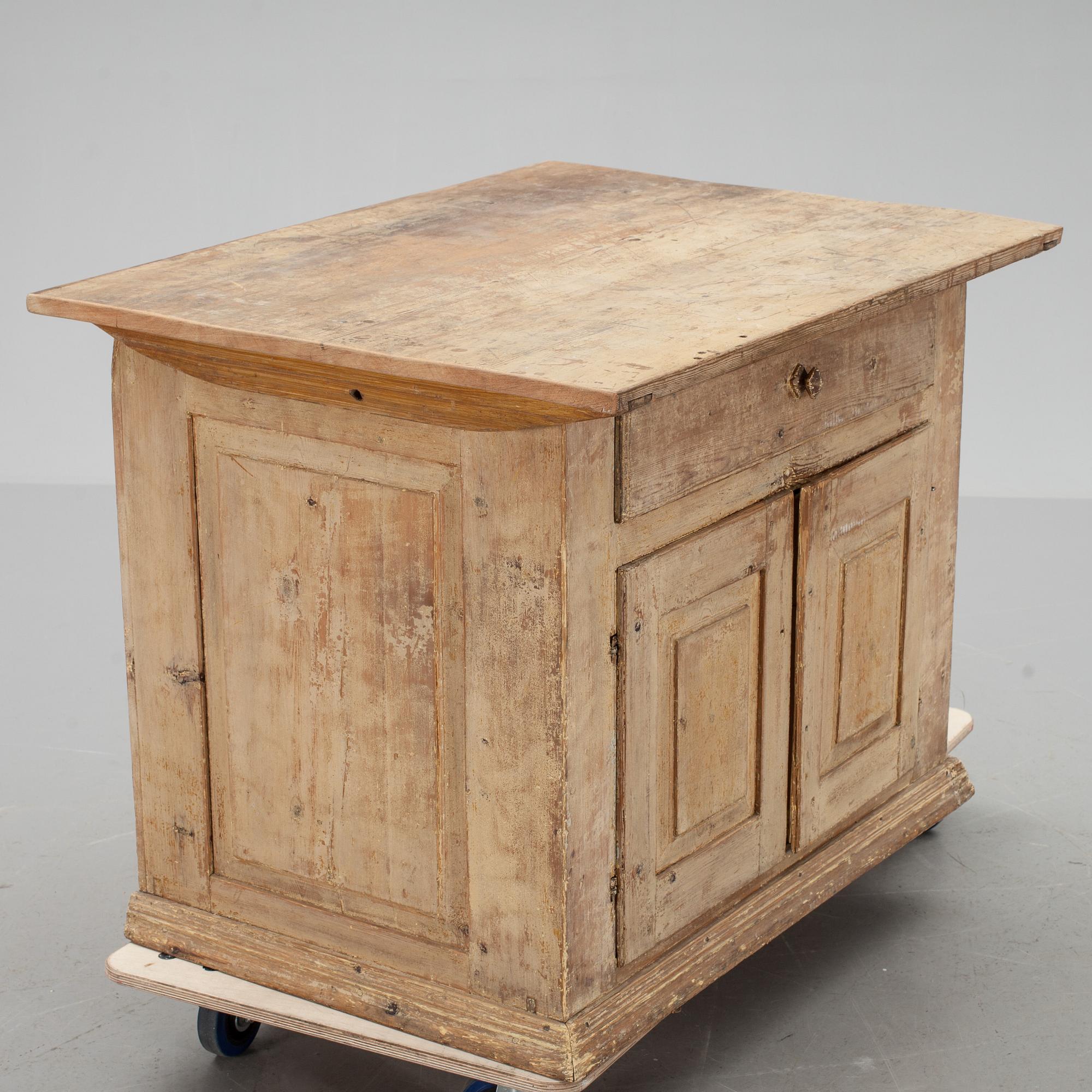 MÖSSBORD, 1800-tal.