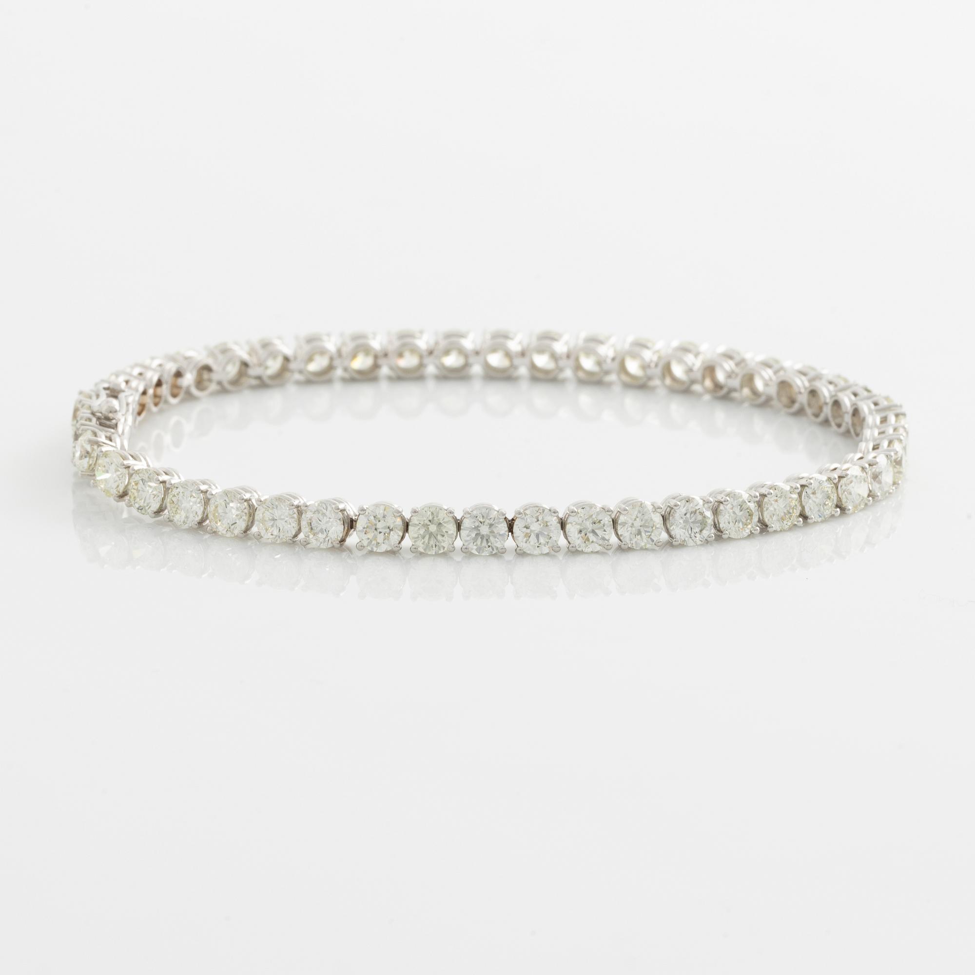 Tennis bracelet with brilliant-cut diamonds, total 9.02 ct.
