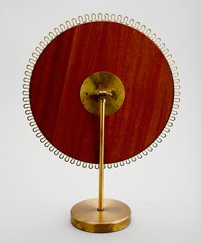 BORDSSPEGEL, mässing, möjligen NK (Nordiska Kompaniet).
OBS! TEXTÄNDRING.