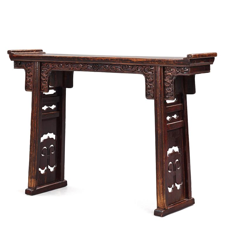 An altar table, Qing dynasty.