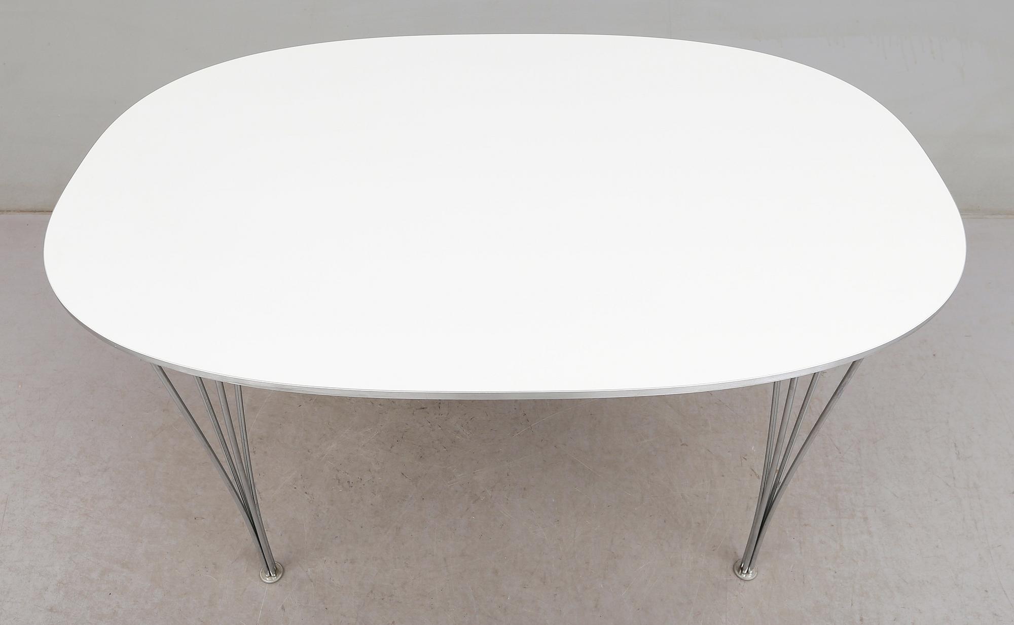 MATBORD, "Superelips", Design Bruno Mathsson och Piet Hein för Fritz Hansen, 2002.