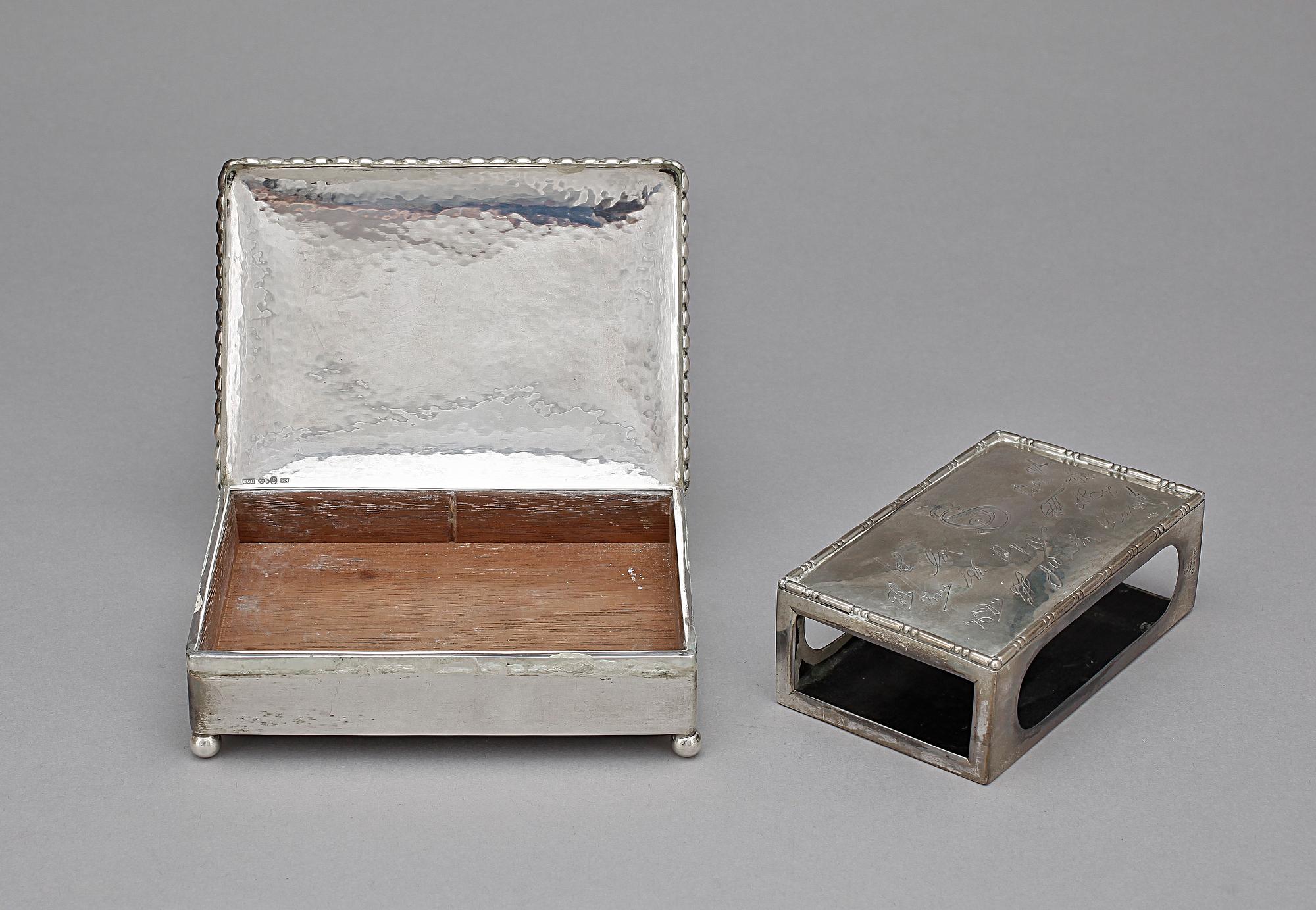 PARTI SILVER, 2 st, bland annat GAB, Stockholm 1922. Tot vikt 595g.
