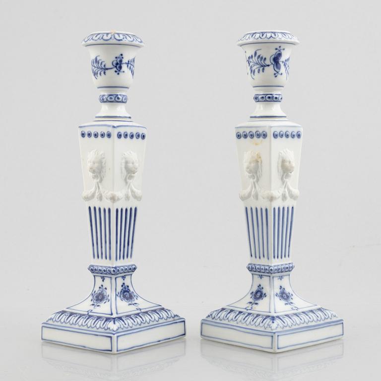 Royal Copenhagen, a 49-piece "Blue Fluted" porcelain service, half and full lace, Denmark.