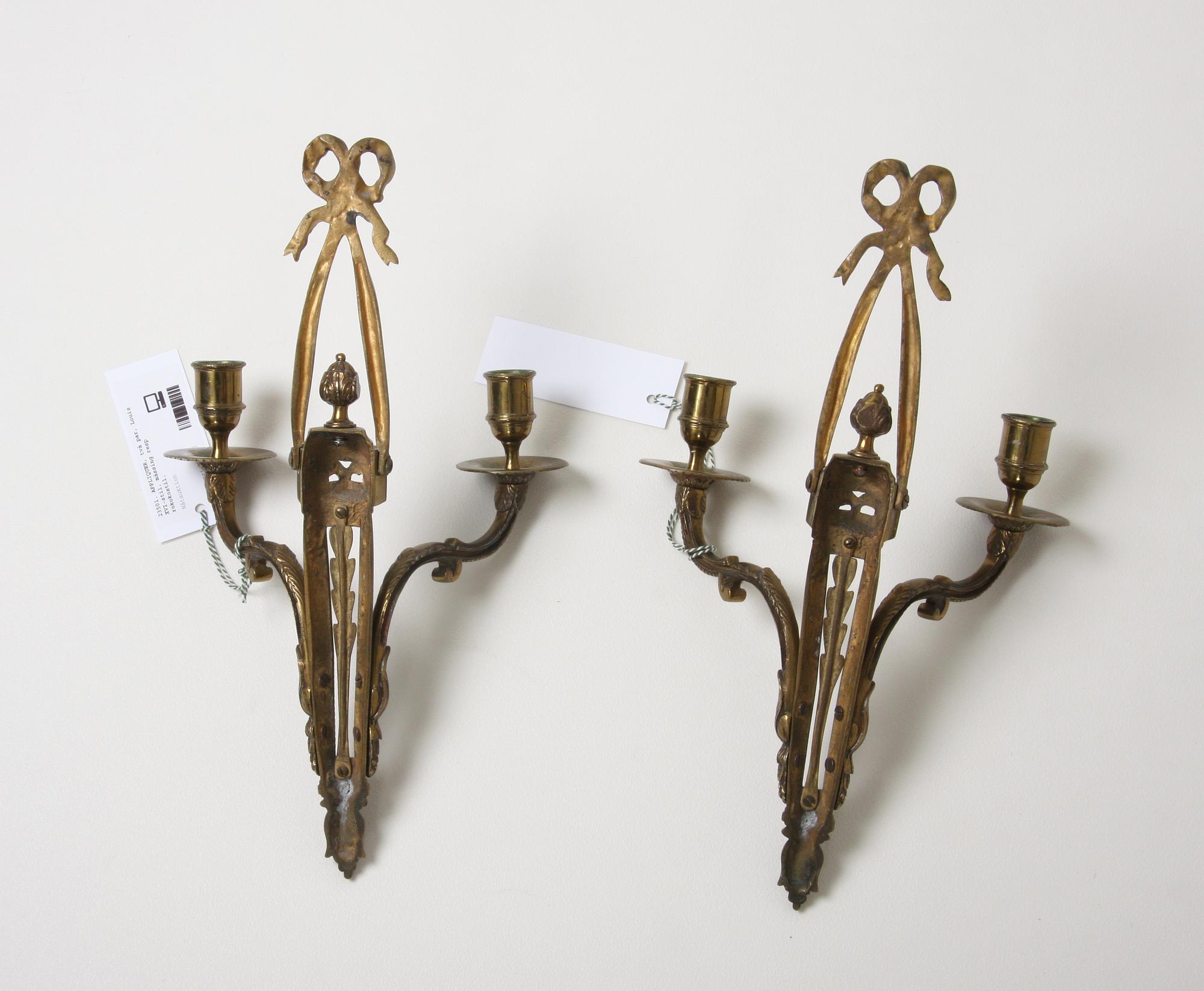 APPLIQUER, två par, Louis XVI-stil, mässing resp rokokostil.