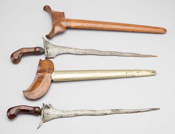 TWO INDONESIAN / SOUTHEASTASIAN DAGGERS, KRISES / KERISES.