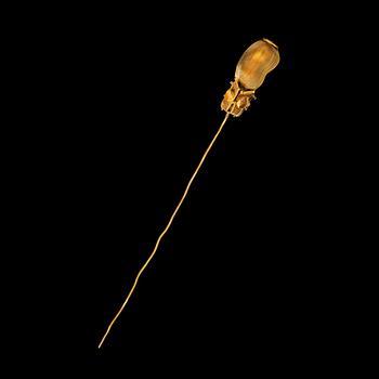 A gold hair pin, Song dynasty (960-1279).