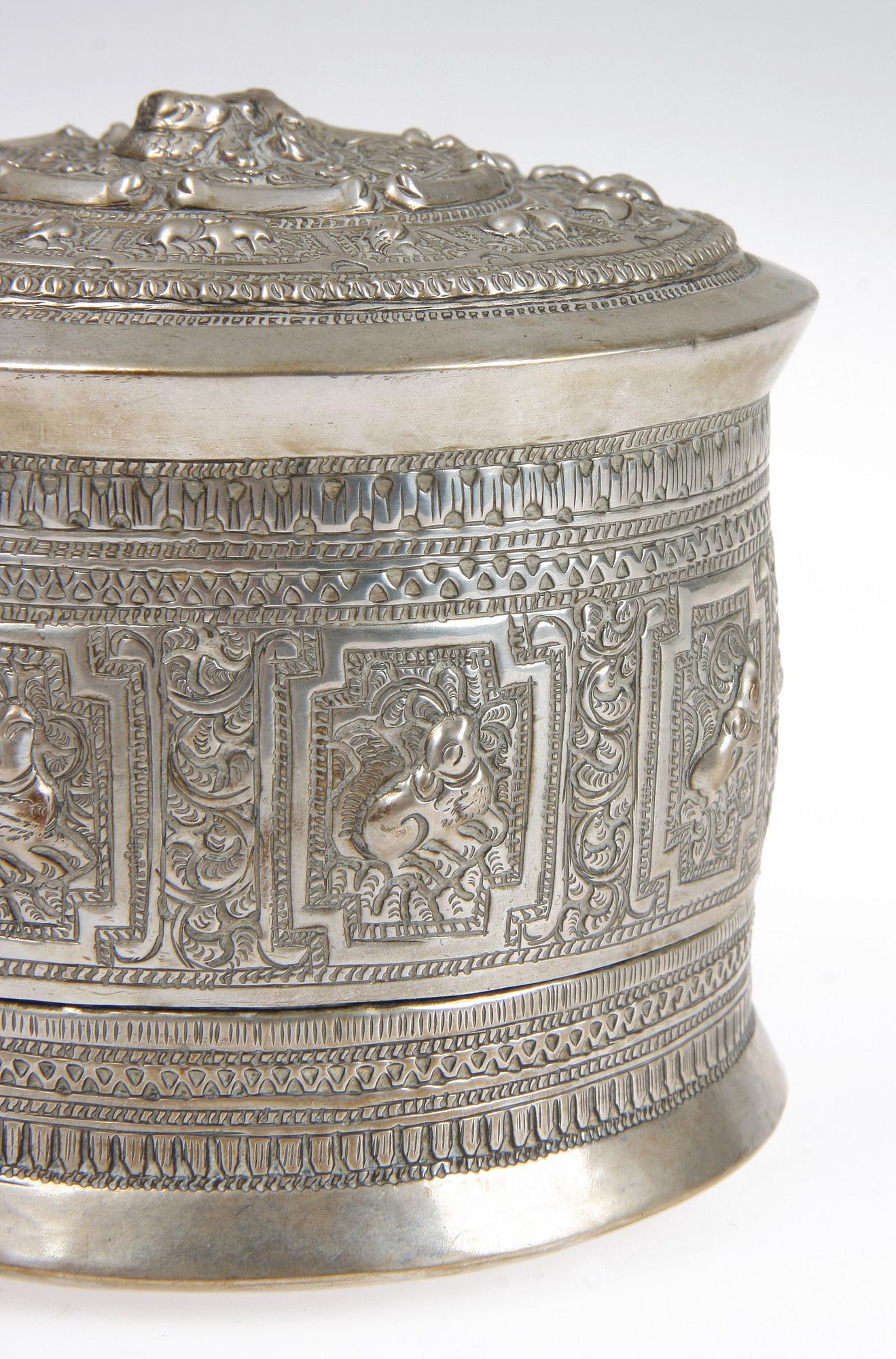 LOCKASK, silver, orientalisk, 1900-tal. Vikt 300 g.