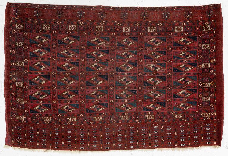 Matta, antik Chuval, Turkmensk, ca 116 x 76 cm.