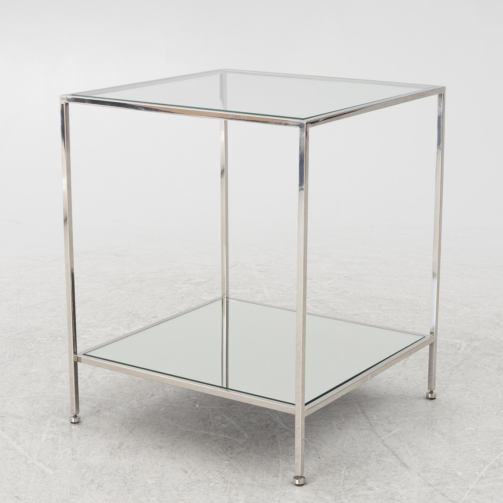 Ruth & Joanna, sidobord.