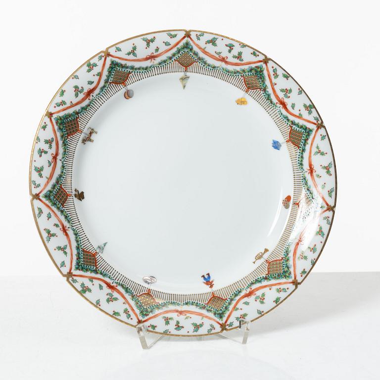 Royal Copenhagen, a porcelain dinner service, "Christmas Joy" (68 pieces).