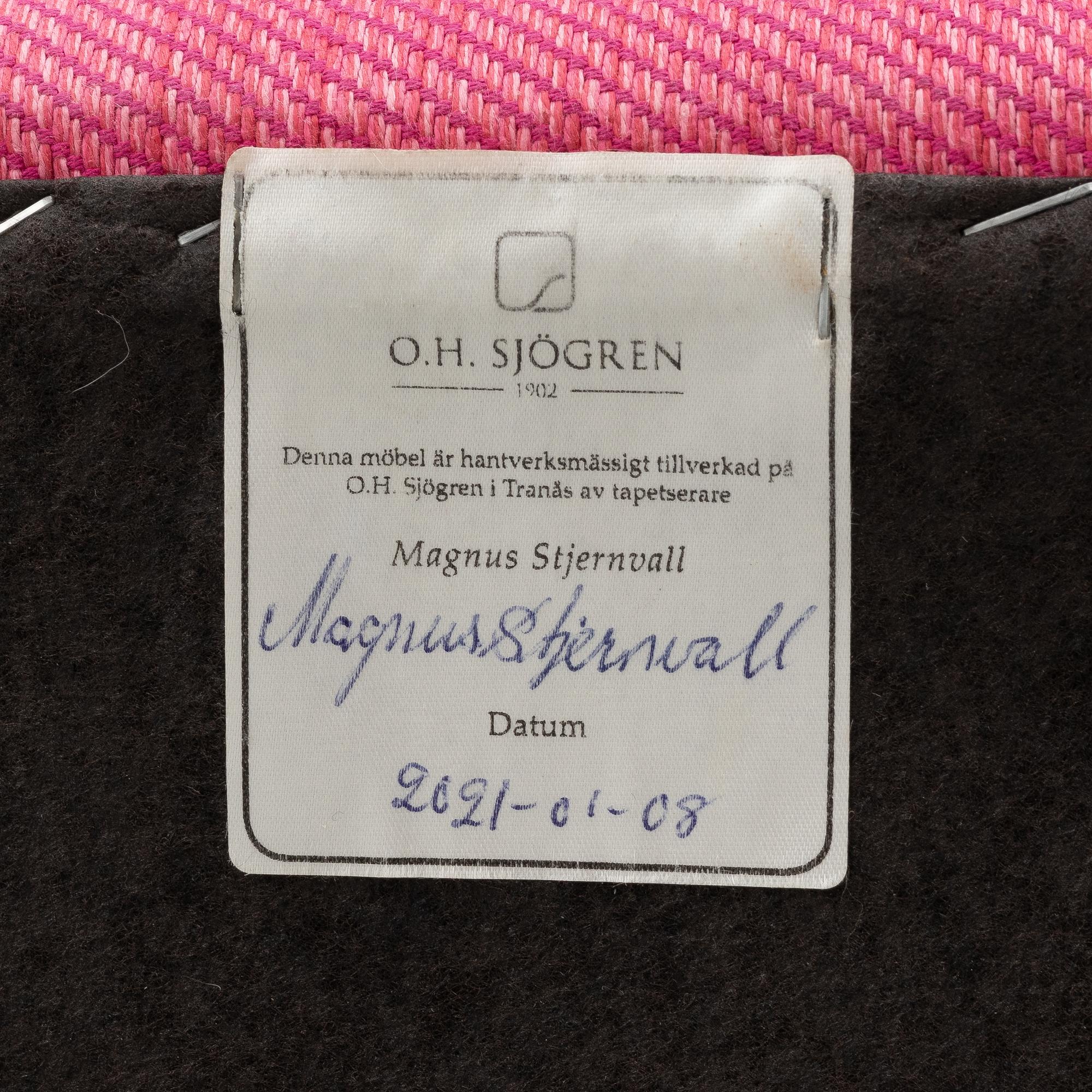 Josef Frank, fåtölj med fotpall, modell 336, Firma Svenskt Tenn.