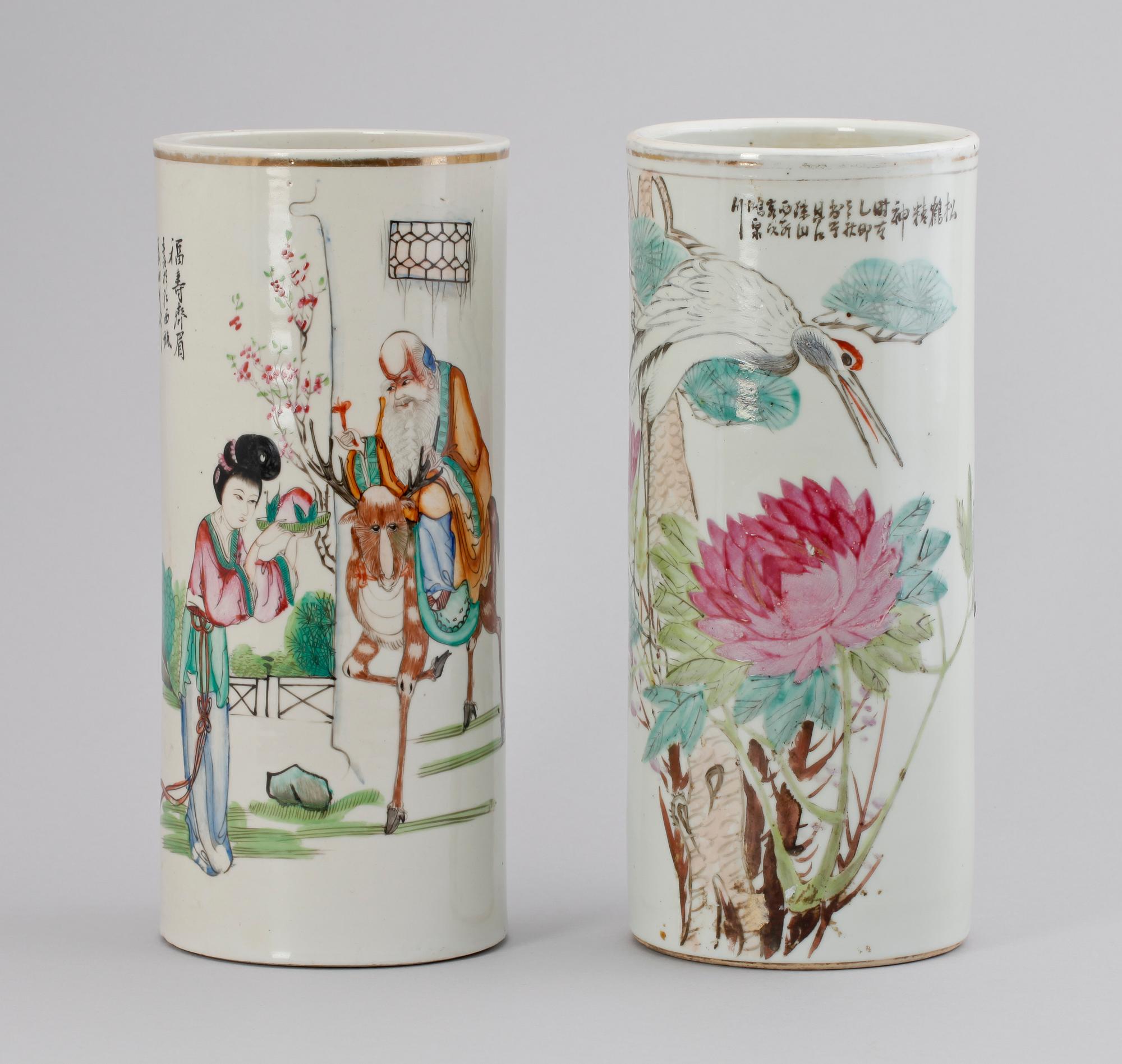PENSELVASER, ett par, porslin Kina 1900-tal.
