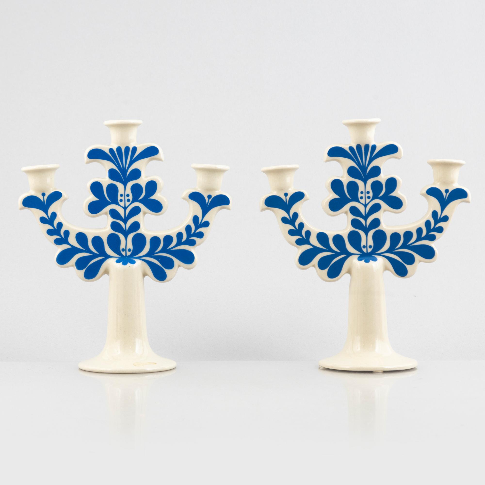 Lisa Larson, ljusstakar, 6 st, ljuslykta samt salt- och pepparströare, stengods och majolika, bl.a. Höganäs.