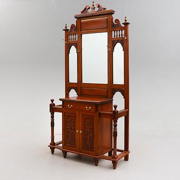 HALLMÖBEL, England, 1900-talets andra hälft.