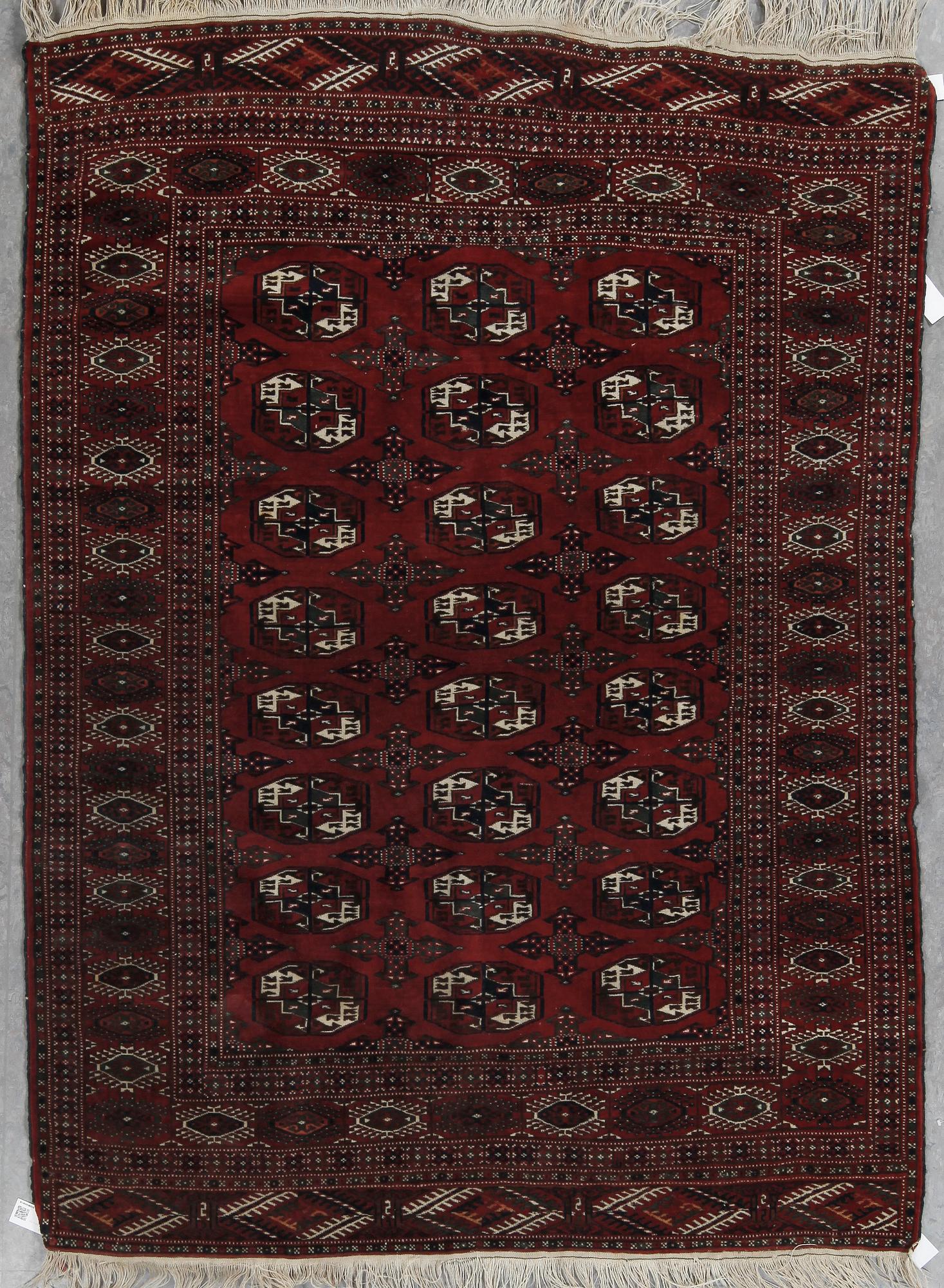 MATTA, tekke, ca 220 x 159 cm.