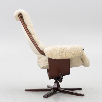 A swivel armchair, Göte Möbel, second half of the 20th century.