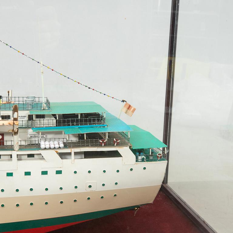 Model boat "MF Kambuna" 1984 Jos L Meyer.